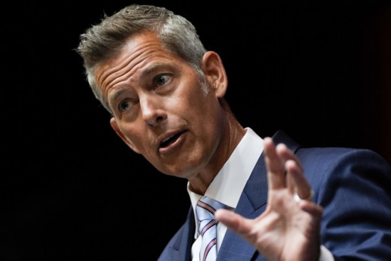 美国交通部长兼国家航空航天局（NASA）代理局长肖恩·达菲。新华/美联