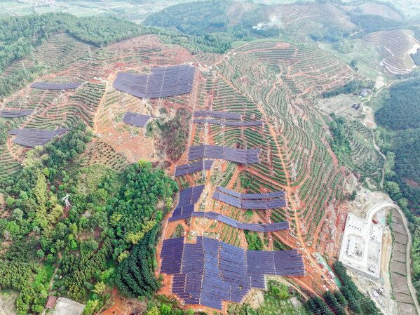 云南盈江县光伏电站项目实景航拍。(摄贵州公司 冷光军)4_2.jpg