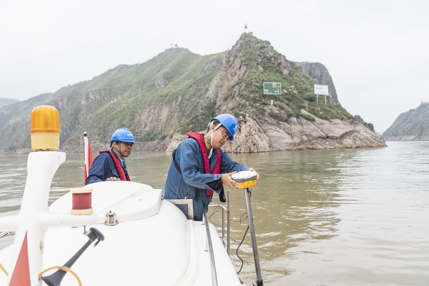 刘家峡水电厂:启动汛后水库“健康检查”.jpg 刘家峡水电厂:启动汛后水库“健康检查”.jpg