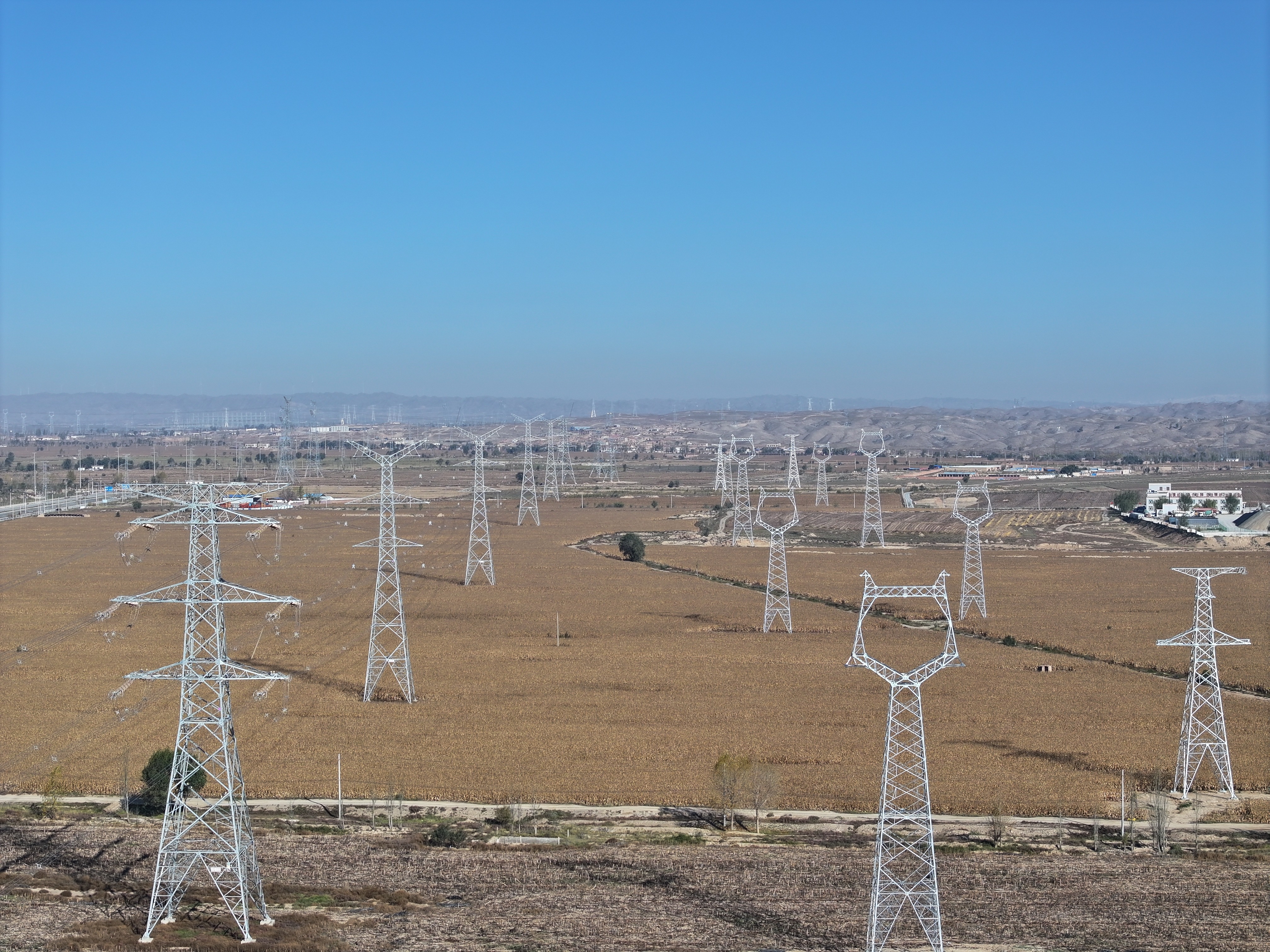 国网兰州供电公司330千伏甘露输变电工程进入验收投运阶段。火兴运摄 (5).jpg