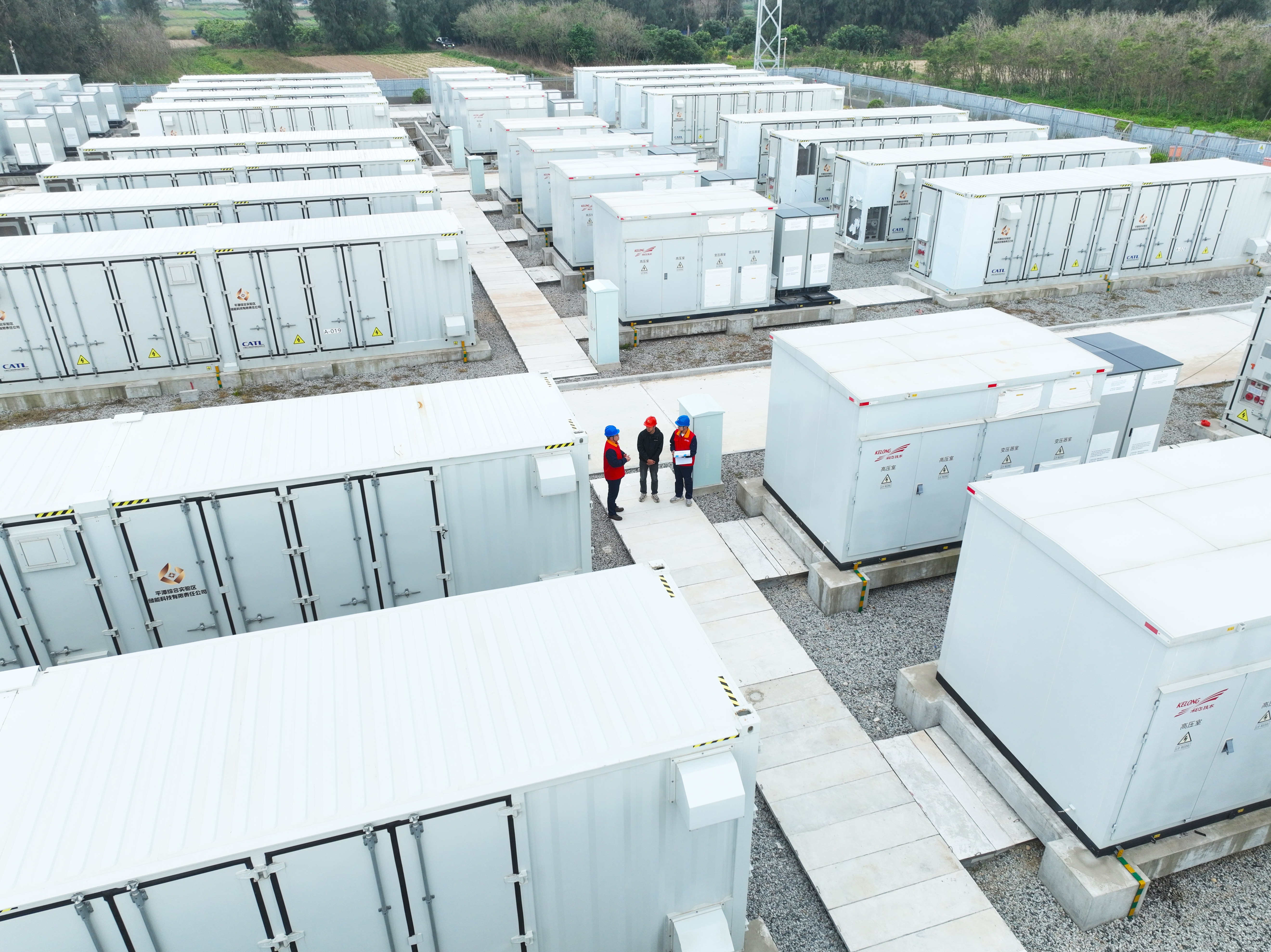 12月12日国网福州供电公司工作人员在<span class=