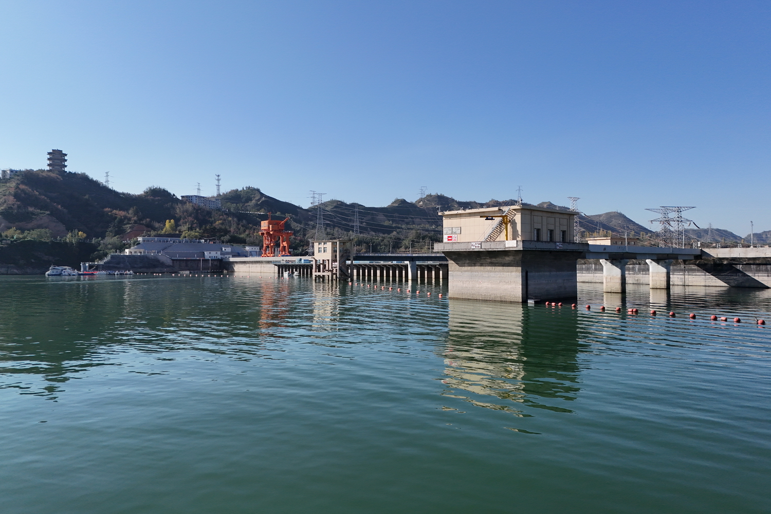 碧水青山映初心——国网甘肃刘家峡水电厂践行“两山”理念二十年纪实 (4).JPG