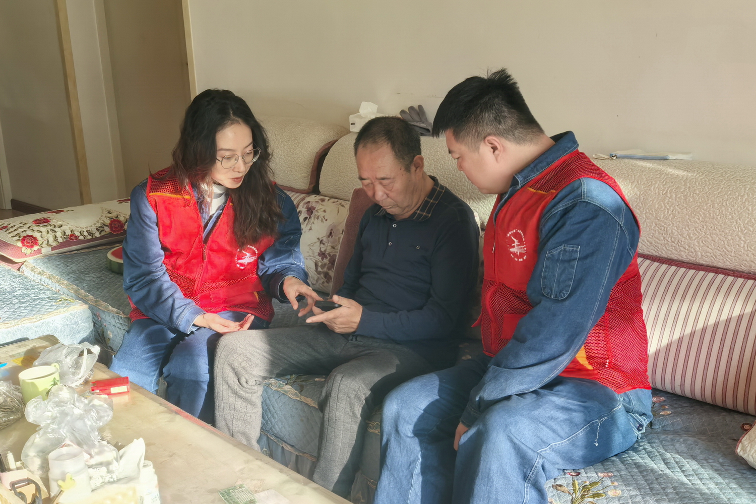 刘家峡水电厂：“情暖夕阳”志愿服务在寒冬<span class=